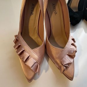 Tori size 9 black and pink heel